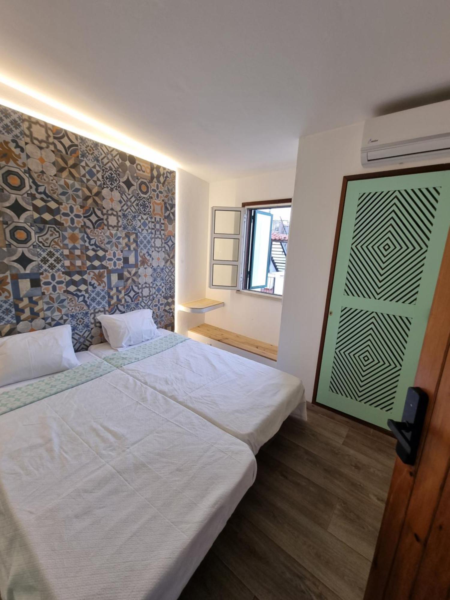 Wonder Charm Guesthouse Albufeira Rum bild